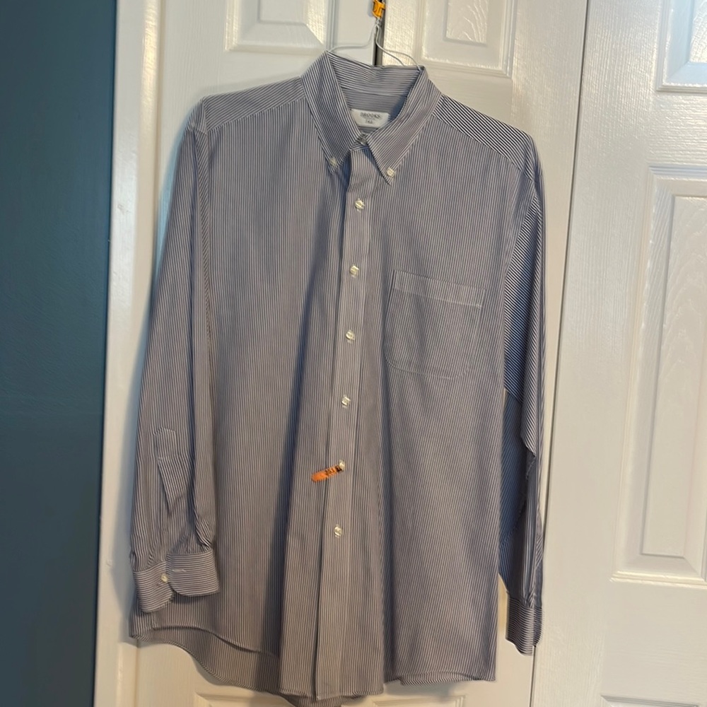 Brooks Brothers 346 long sleeve blue and white button down shirt size 16.5-34